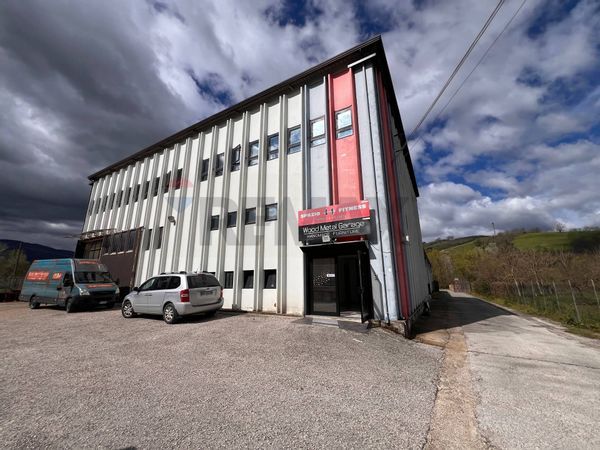 Locale Commerciale Tressanti, Ceppaloni, BN Affitto
