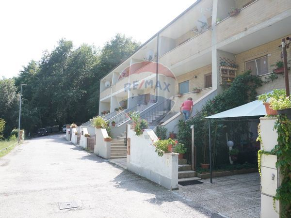 Villa a schiera Valtopina, PG Vendita