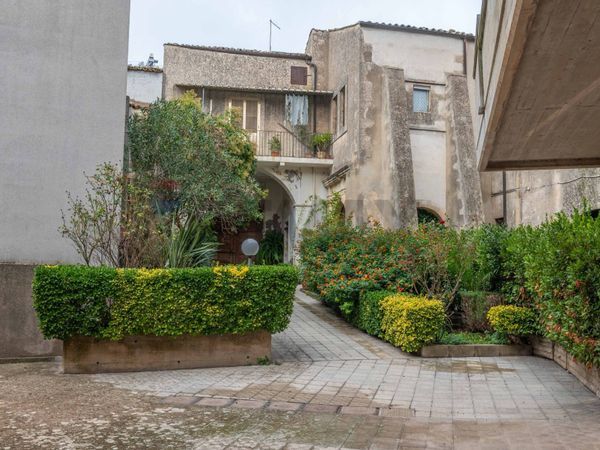 Appartamento Palazzolo Acreide, SR Vendita