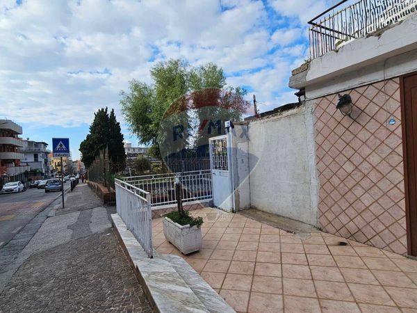 Locale Commerciale Centro, Pozzuoli, NA Affitto - Foto 3