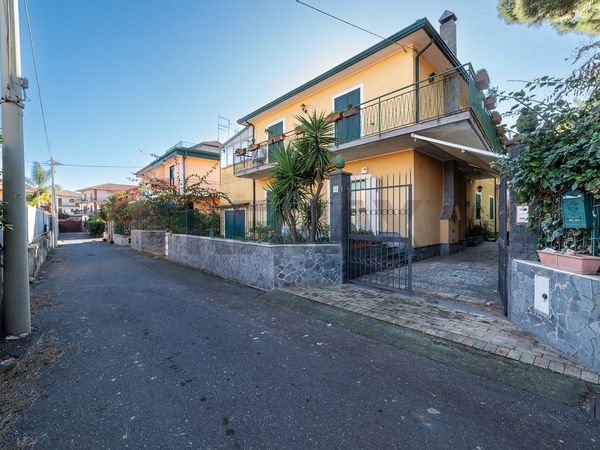 Villa singola Tremestieri Etneo, CT Vendita