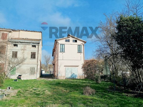 Casa Indipendente San Martino Spino, Mirandola, MO Vendita
