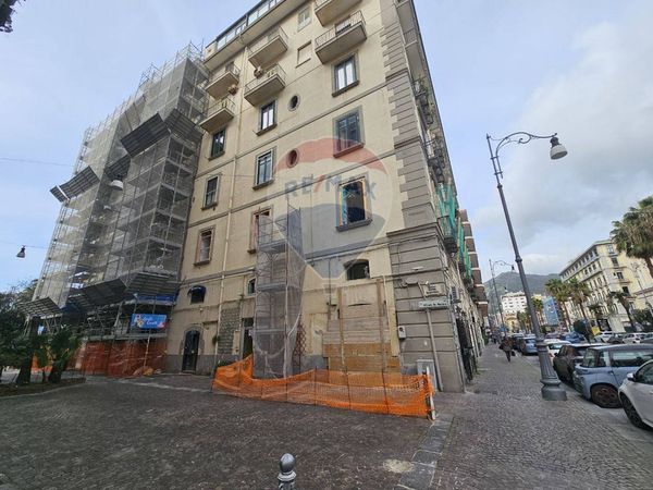 Locale Commerciale Centro, Salerno, SA Affitto - Foto 3