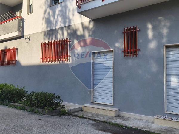 Locale Commerciale Polignano a Mare, BA Affitto - Foto 3