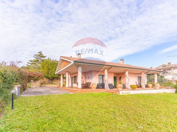 Villa o villino Castelnuovo di Porto, RM Vendita