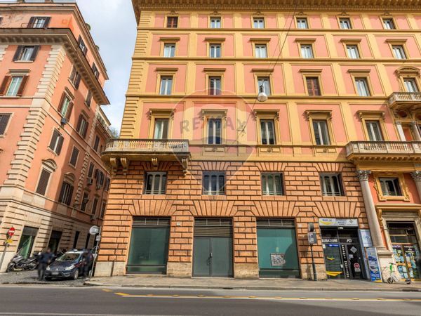 Locale Commerciale Centro Storico, Roma, RM Affitto
