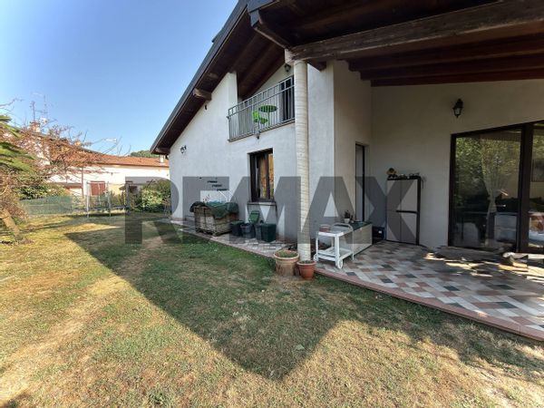 Villa a schiera Schianno, Gazzada Schianno, VA Vendita