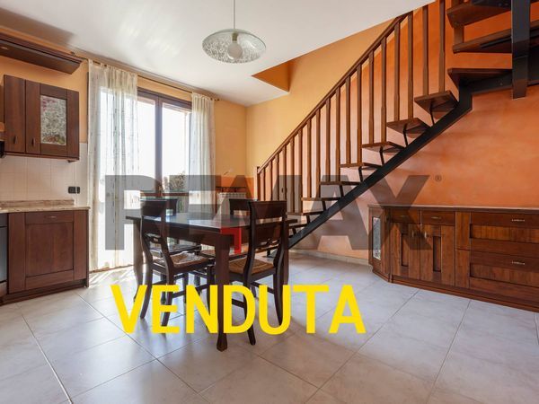 Duplex Lonate Pozzolo, VA Vendita