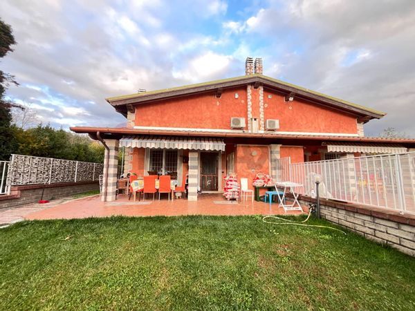 Villa singola Anguillara Sabazia, RM Vendita