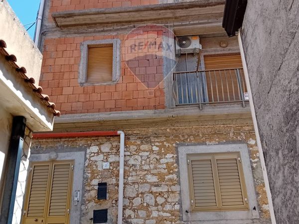 Casa Indipendente Castel di Iudica, CT Vendita