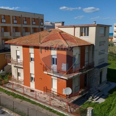 Casa Indipendente Lungomare di Ponente, Senigallia, AN Vendita