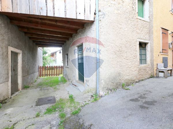 Porzione di casa Mezzaselva, Roana, VI Vendita