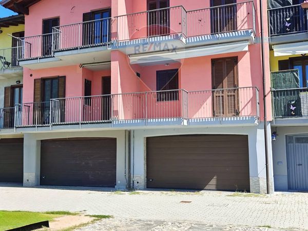 Villa a schiera Riviera, Montegrino Valtravaglia, VA Vendita