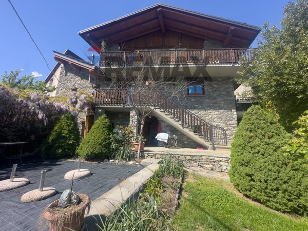 Villetta bifamiliare Nus, AO Vendita