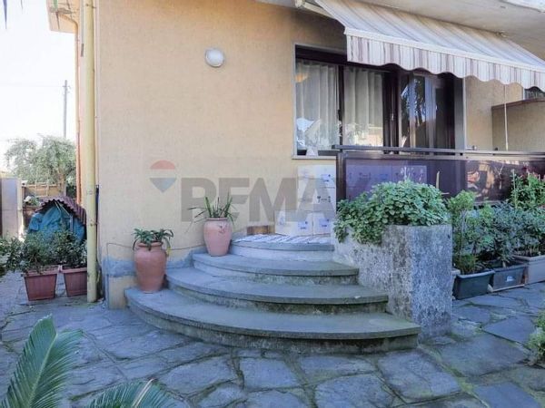 Villetta bifamiliare Massa, MS Vendita