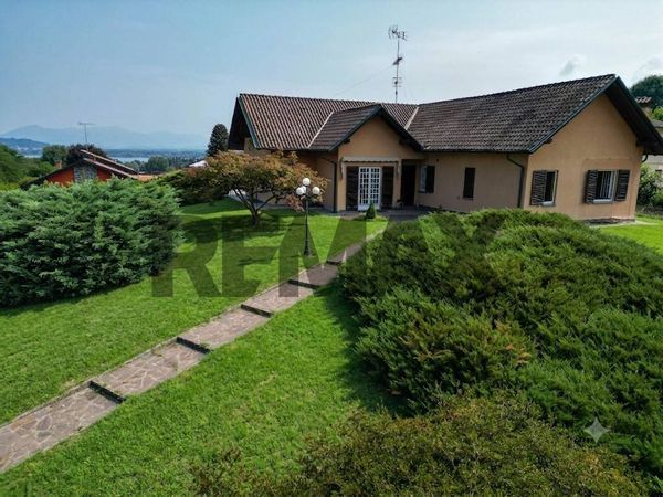 Porzione di villa Dormelletto, NO Vendita