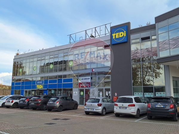 Locale Commerciale Pescara, PE Affitto