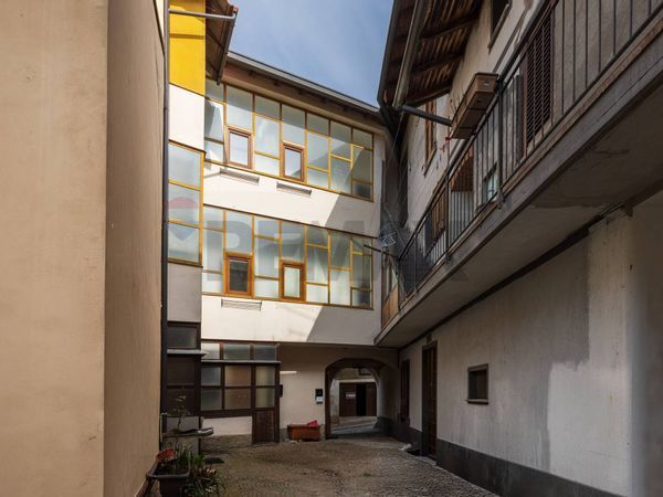 Porzione di casa Castronno, VA Vendita