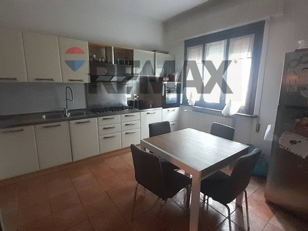 Casa Semindipendente Frazione Borroni, Foligno, PG Affitto - Foto 3