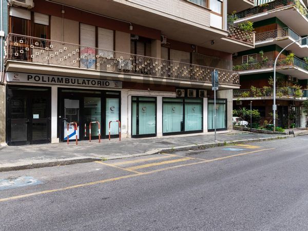 Negozio Re di Roma, Roma, RM Affitto