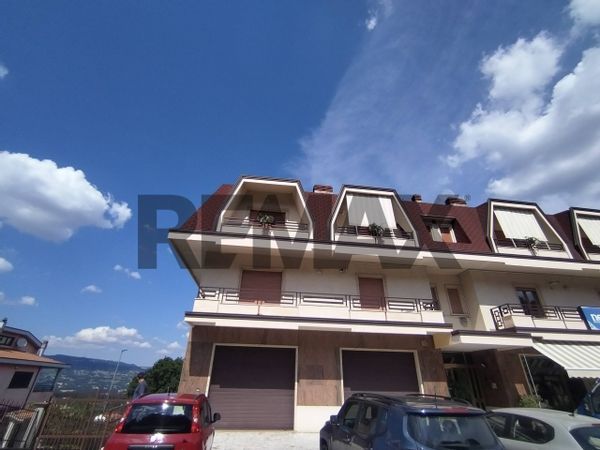 Locale Commerciale Cuffiano, Morcone, BN Vendita