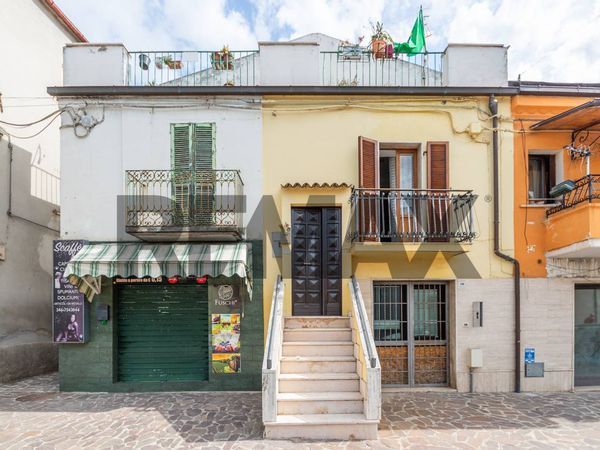 Porzione di villa Scafa, PE Vendita