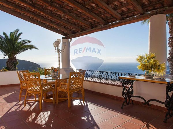 Villa singola Pirrera, Lipari, ME Vendita