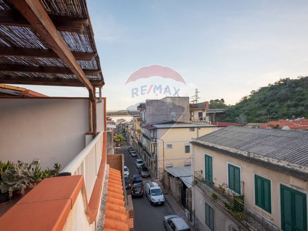 Casa Indipendente Santa Teresa di Riva, ME Vendita