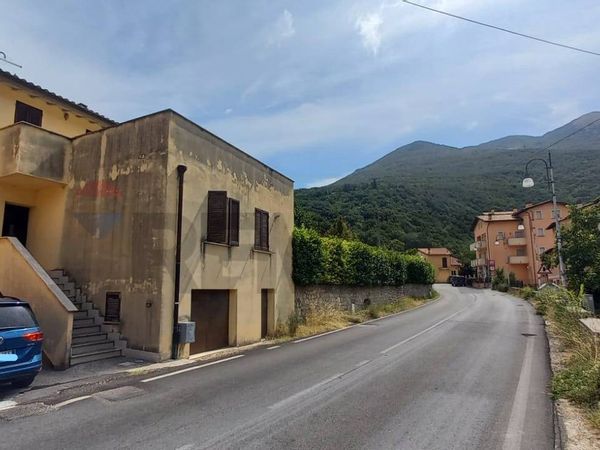 Casa Semindipendente Nocera Umbra, PG Vendita