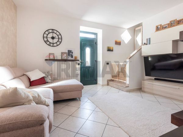 Porzione di casa Cairate, VA Vendita