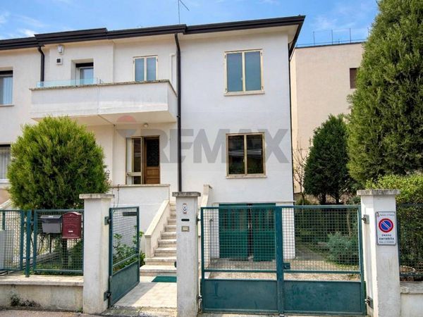 Villetta bifamiliare Zona Dentro Le Mura, Padova, PD Vendita
