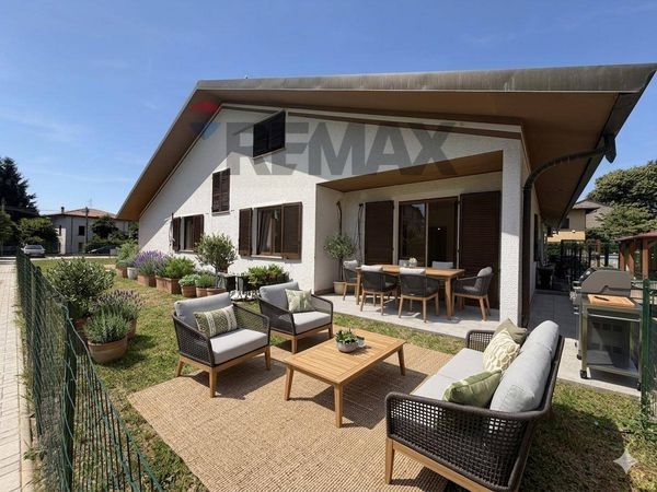 Villa a schiera Venegono Superiore, VA Vendita