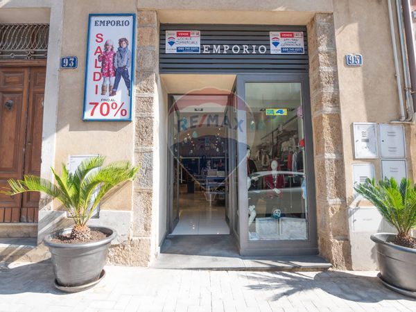 Locale Commerciale Caltagirone, CT Affitto