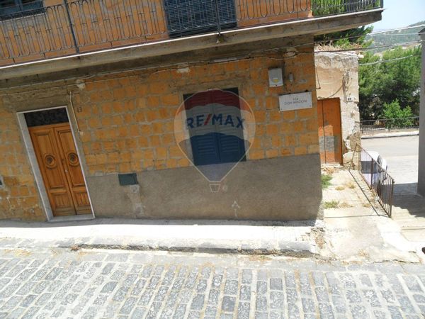 Casa Indipendente Pietraperzia, EN Vendita