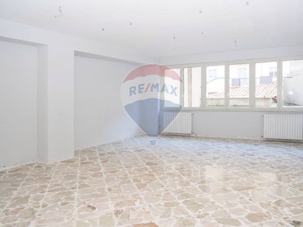 Locale Commerciale Enna, EN Affitto