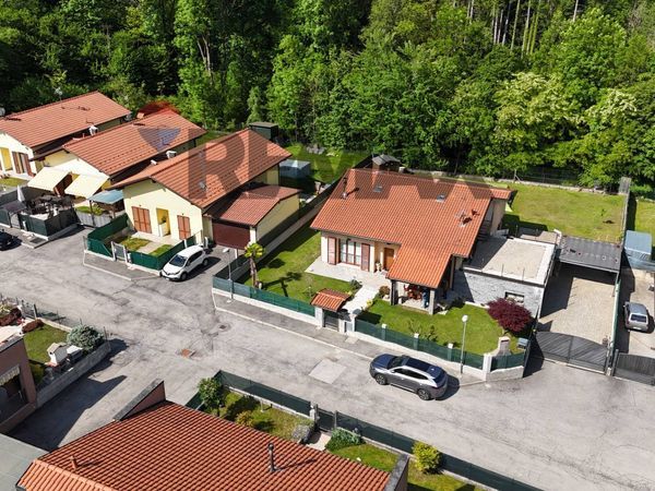 Villa singola Alpe Foiora, Cadegliano-Viconago, VA Vendita