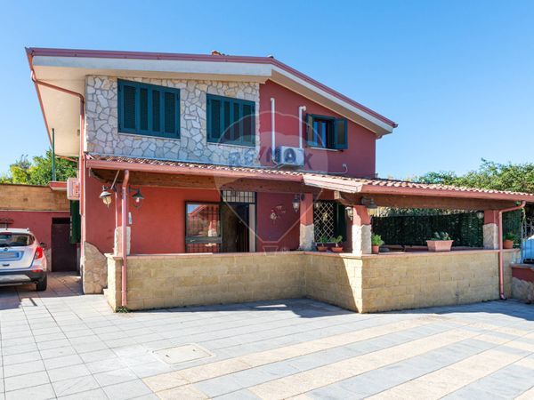 Villa singola Poli, RM Vendita