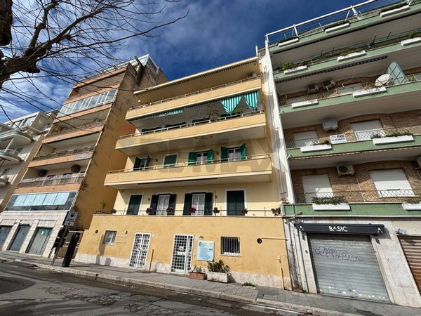 Appartamento Centro, Anzio, RM Vendita
