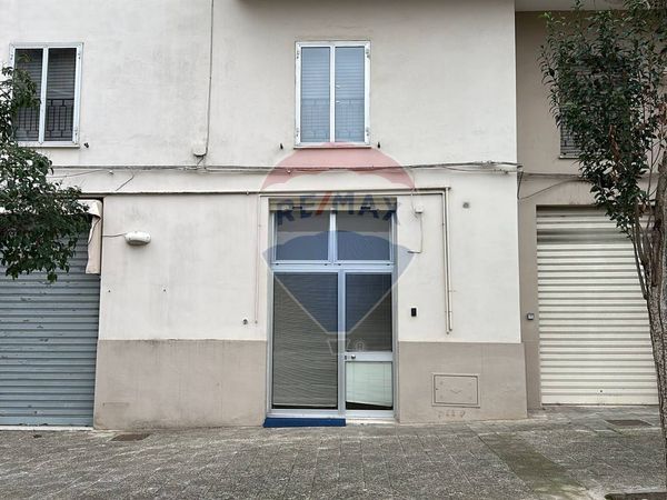 Locale Commerciale Centro direzionale, Matera, MT Affitto