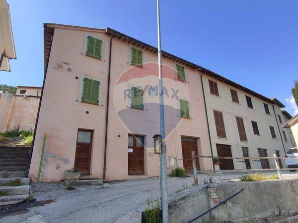 Casa Semindipendente Foligno, PG Vendita