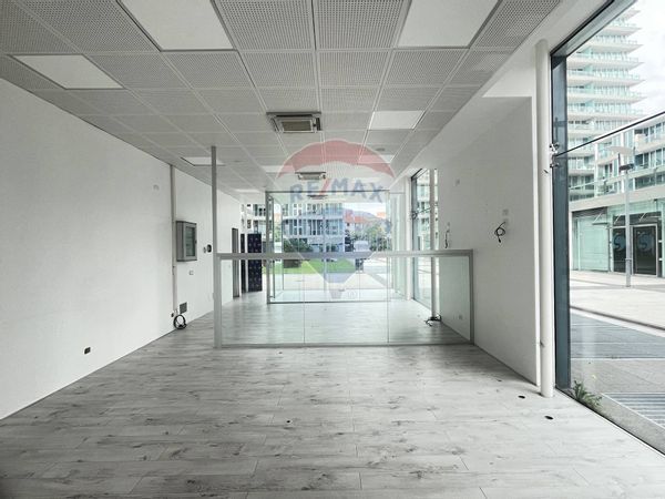 Locale Commerciale Porto Darsena, Savona, SV Affitto