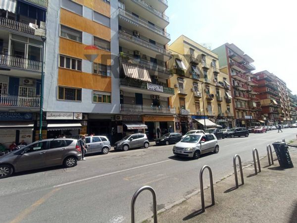 Locale Commerciale Fuorigrotta, Napoli, NA Affitto - Foto 2