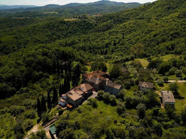 Cascina/Casale Castelnuovo dei Sabbioni, Cavriglia, AR Vendita
