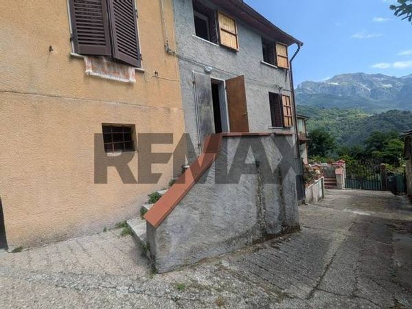 Casa Semindipendente Basati, Seravezza, LU Vendita