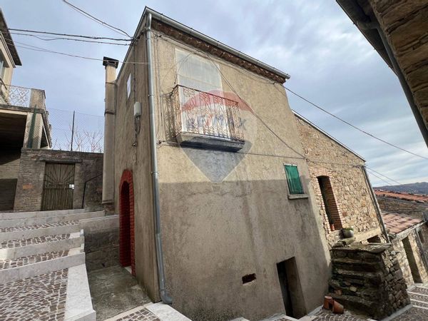 Casa Semindipendente Casalciprano, CB Vendita