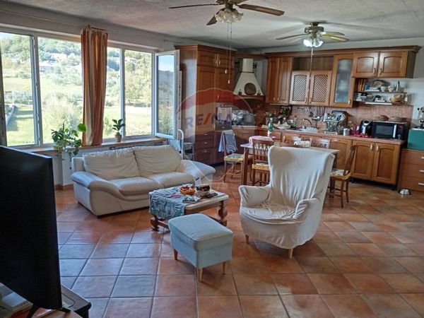 Porzione di villa Cerri Aprano, Santi Cosma e Damiano, LT Vendita - Foto 2