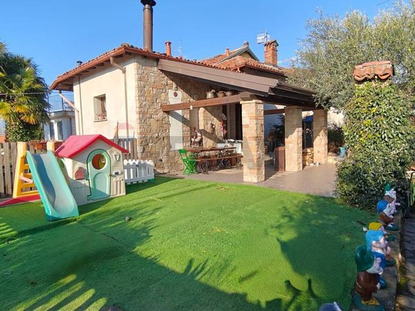 Casa Indipendente Laveno-Mombello, VA Vendita