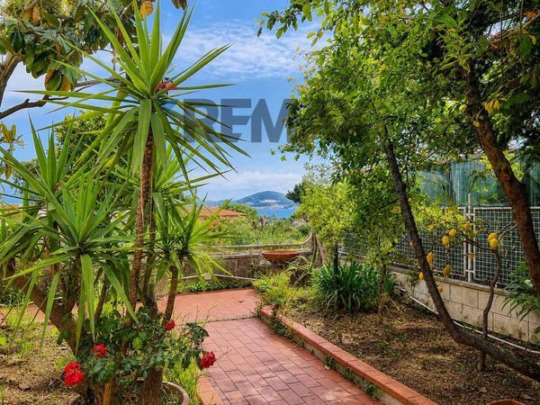 Villa a schiera Formia, LT Vendita