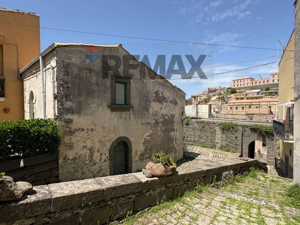 Casa Indipendente Buccheri, SR Vendita