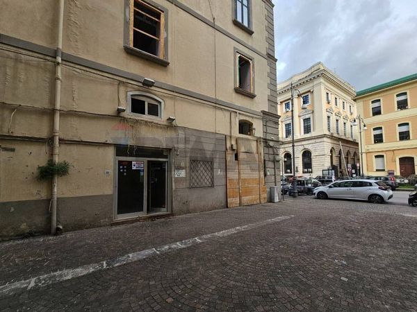 Locale Commerciale Centro, Salerno, SA Affitto